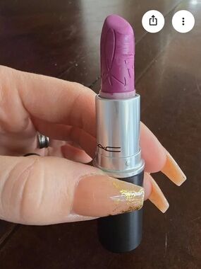 “REASONABLE OFFER” MAC Cosmetics “RIRI BOY” Mauve Lipstick-Matte Everyday Shade🫦